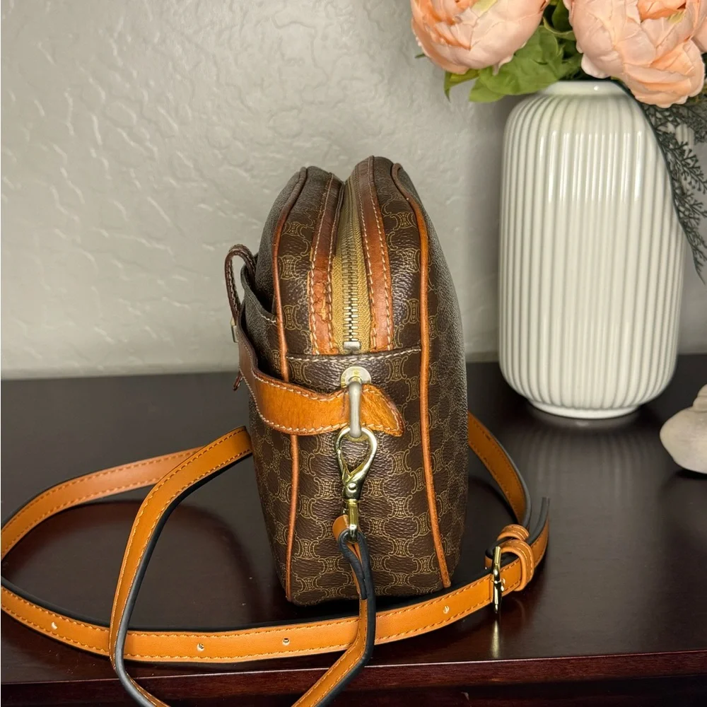 CELINE Vintage Crossbody 🎉(unbranded strap) - Picture 6 of 13